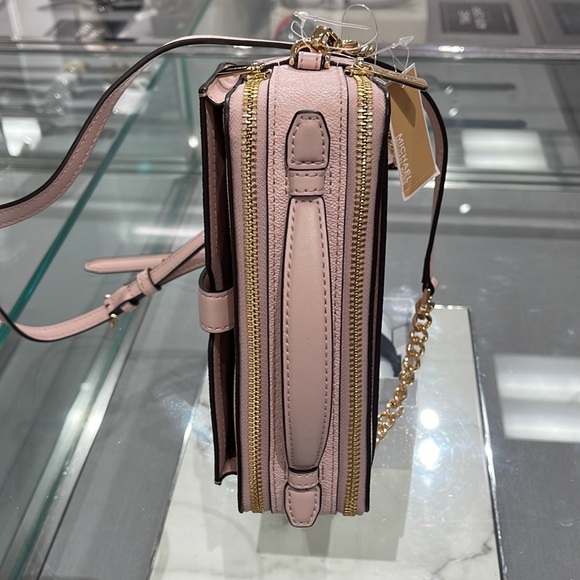 Michael Kors Women Medium Double Zip Phone Crossbody
Light Powder Blush … - Picture 11 of 16